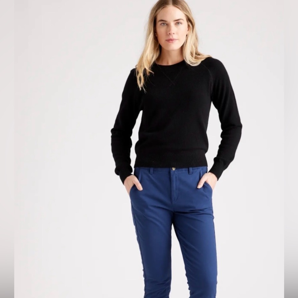NWT Quince Stretch Cotton Girlfriend Chino. Size 32. Navy.